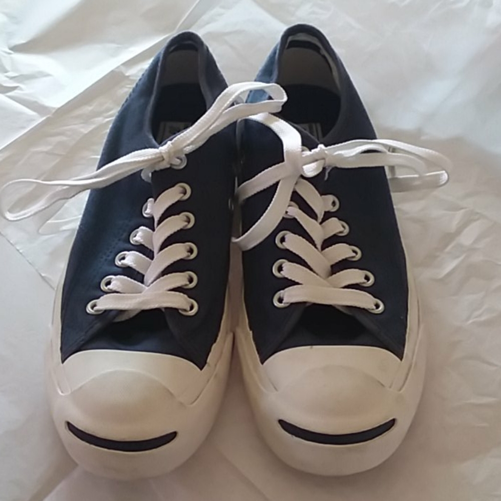 Converse sneakers in blue and white